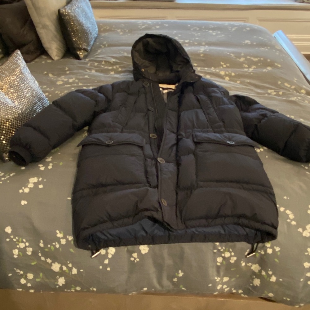Men’s Goose down puffer coat.